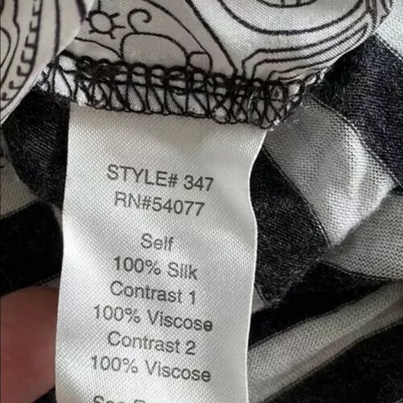 Women’s CAbi Top Size Small - Picture 5 of 7